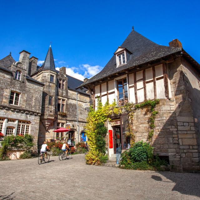 Place Du Puits Rochefort En Terre