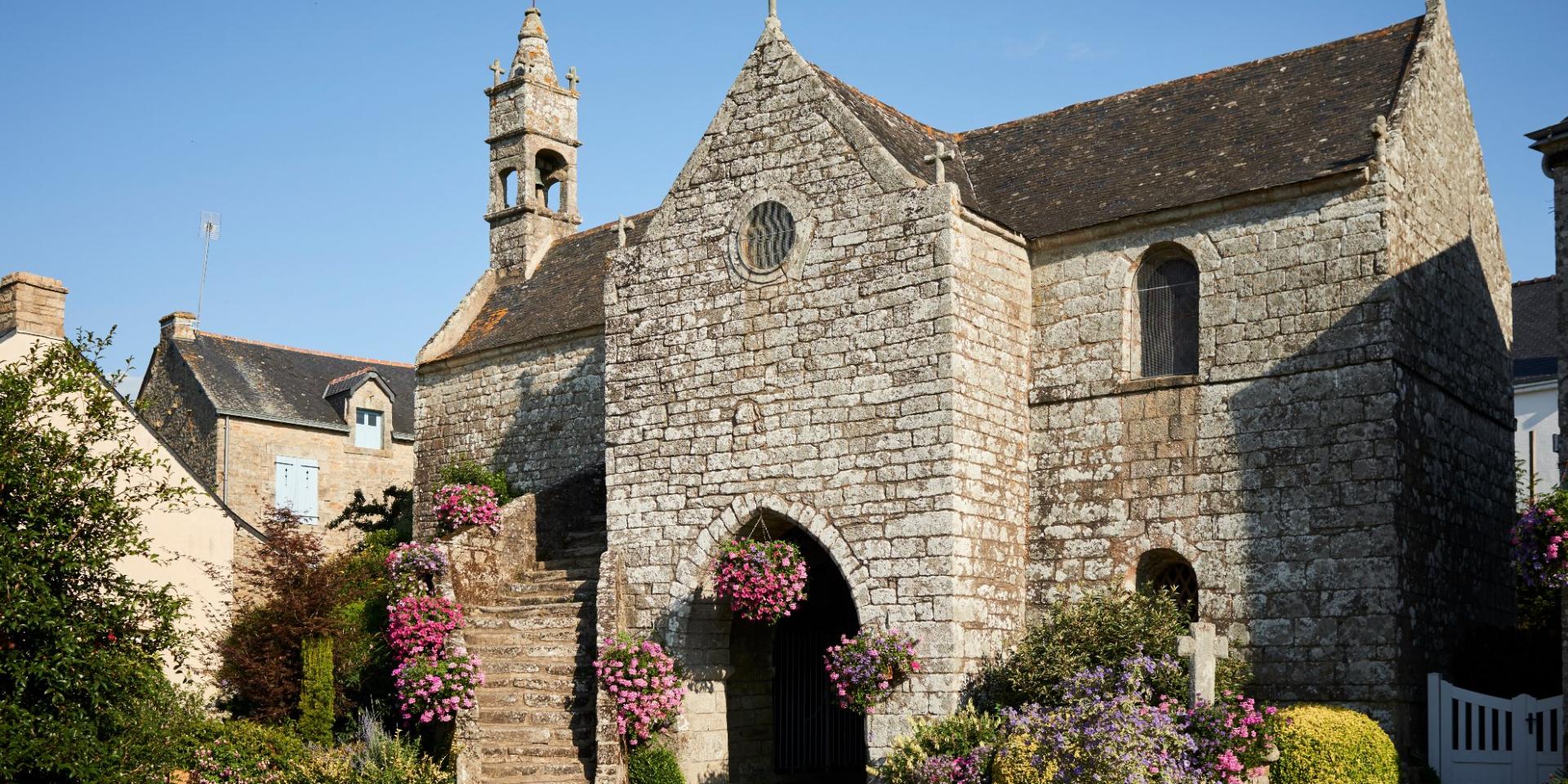 Chapelle De La Vraie Croix Village Fleuri