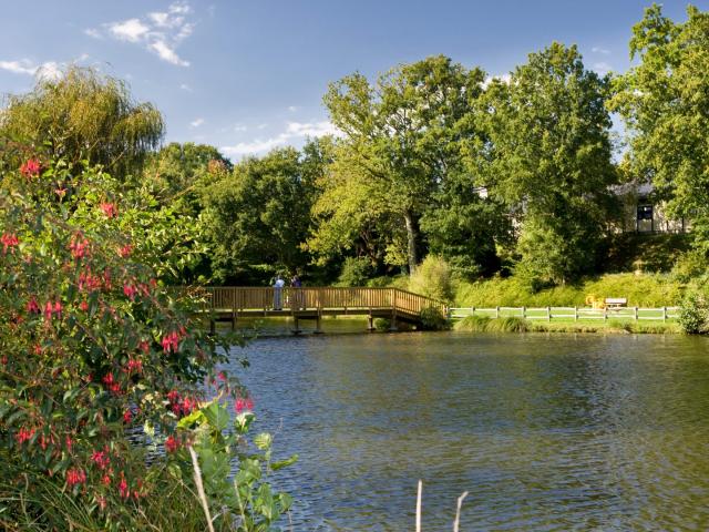 La Vraie Croix Le Plan D'eau (1)