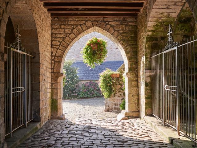 La Vraie Croix Village Fleuri (4)