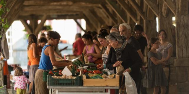 Marché De Producteurs Sous Les Halles Questembert