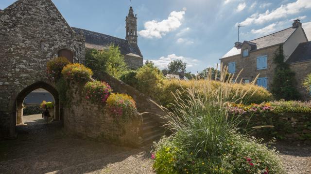 Village Fleuri La Vraie Croix (1)
