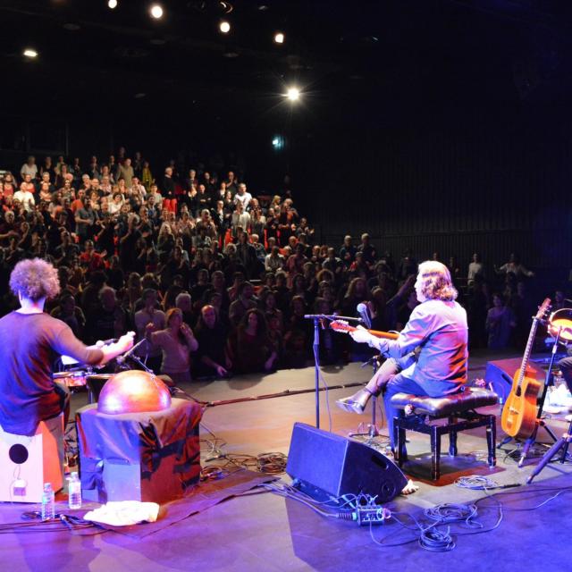 Concert Titi Robin Au Centre Culturel L'asphodèle