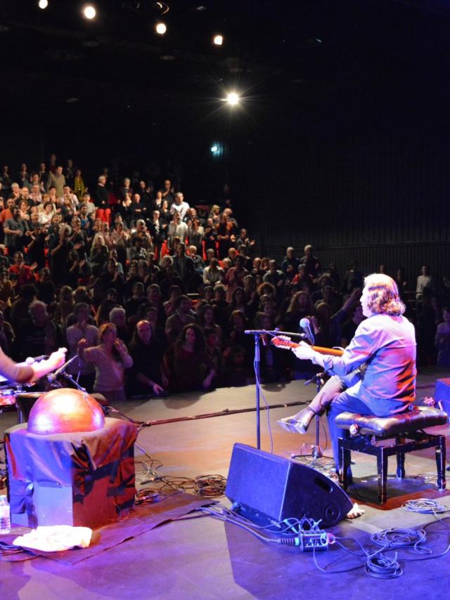 Concert Titi Robin Au Centre Culturel L'asphodèle
