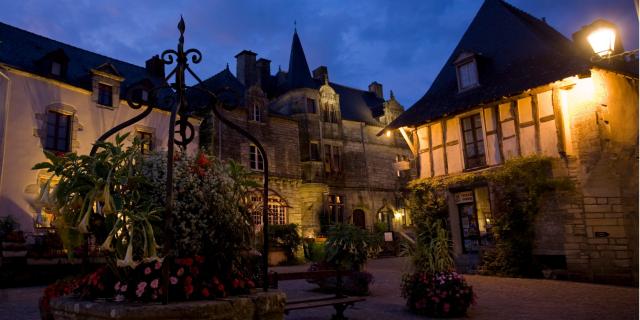 Rochefort En Terre Nocturne (2)