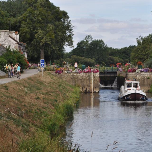 Ecluse St Gravé Canal De Nantes à Brest