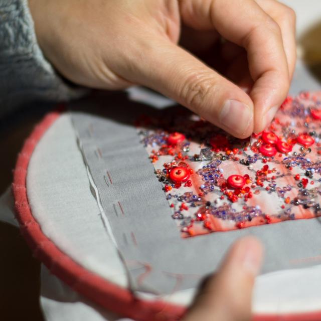celine-lecoq-broderie-art-rochefort-en-terre.jpg