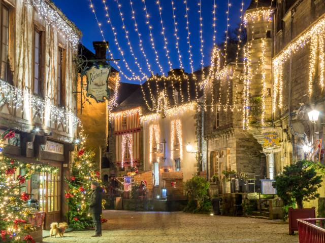 Christmas lights in Rochefort-en-Terre