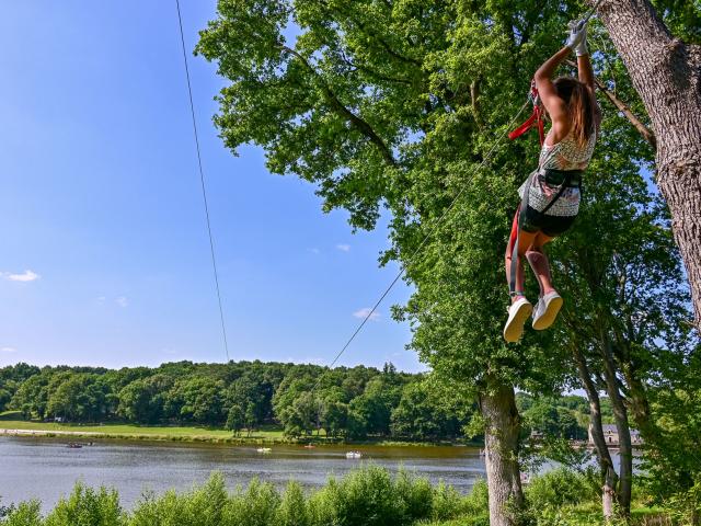 tyrolienne-moulin-neuf-aventure-base-de-loisirs.jpg