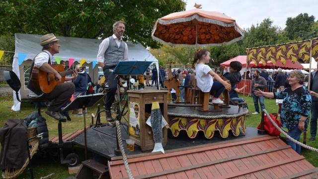 La Cabaretcyclette Fête De La Châtaigne Limerzel