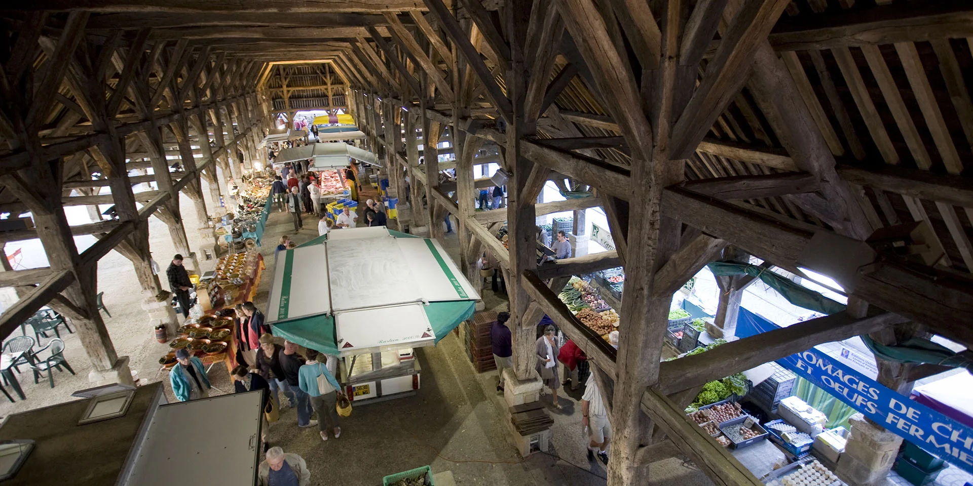 Marché de Questembert sous les Halles