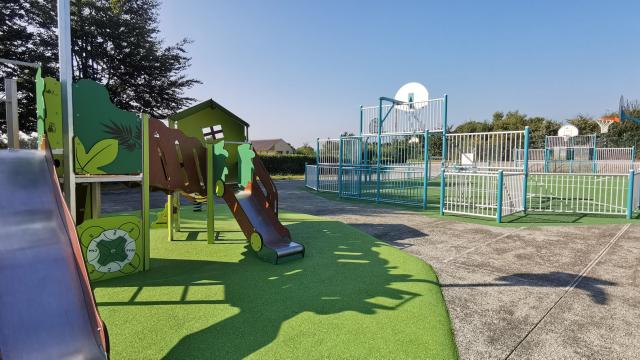 aire-de-jeux-et-city-park-le-cours.jpg
