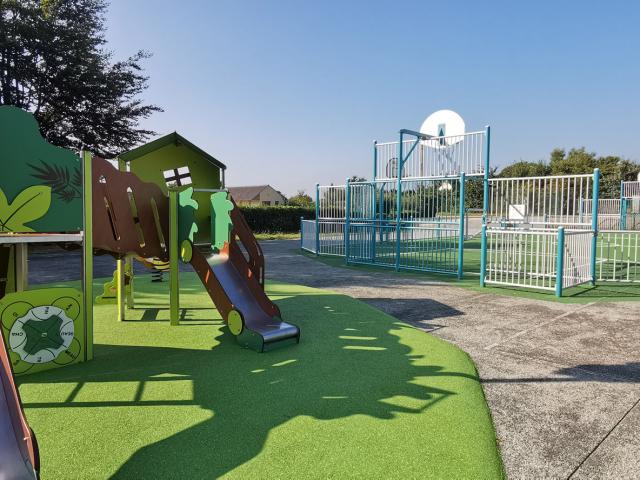 Aire De Jeux Et City Park Le Cours