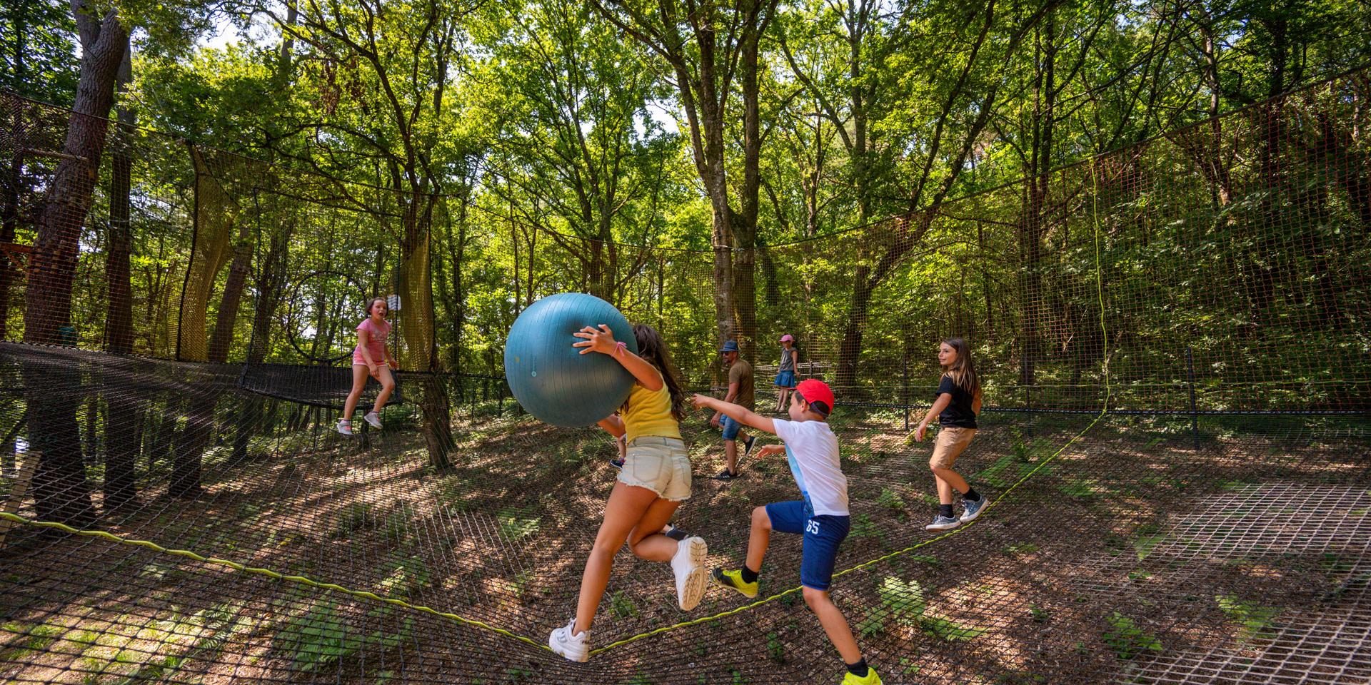 Parcours filets dans les arbres - Moulin Neuf Aventure