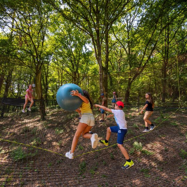 Parcours filets dans les arbres - Moulin Neuf Aventure