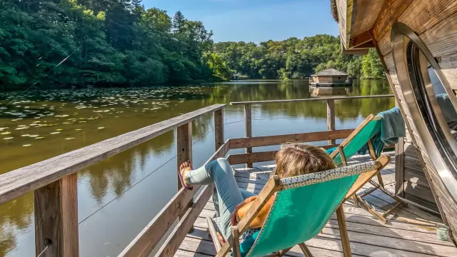 Cabane flottante au Moulin De Trévelo à Caden