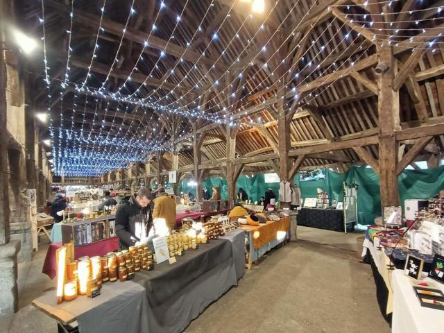 Marche De Noel De Questembert Sous Les Halles