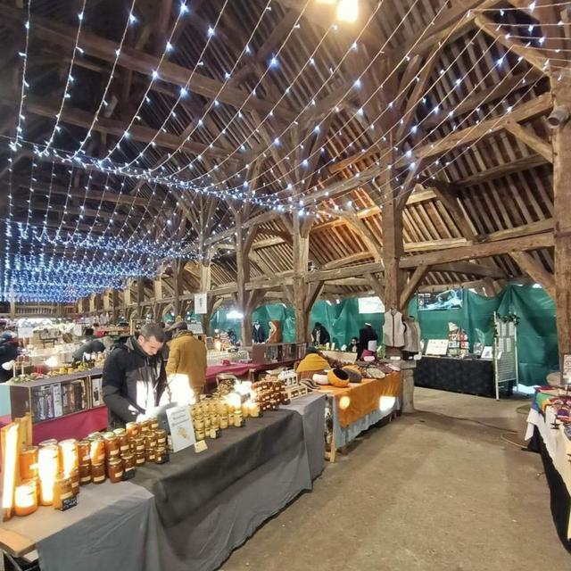 Marche De Noel De Questembert Sous Les Halles