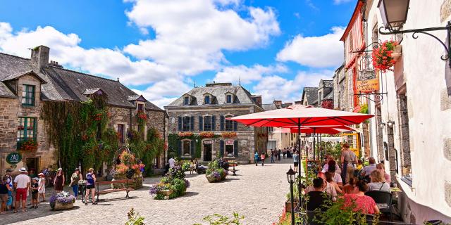 Terrasse Place Du Puits Rochefort En Terre