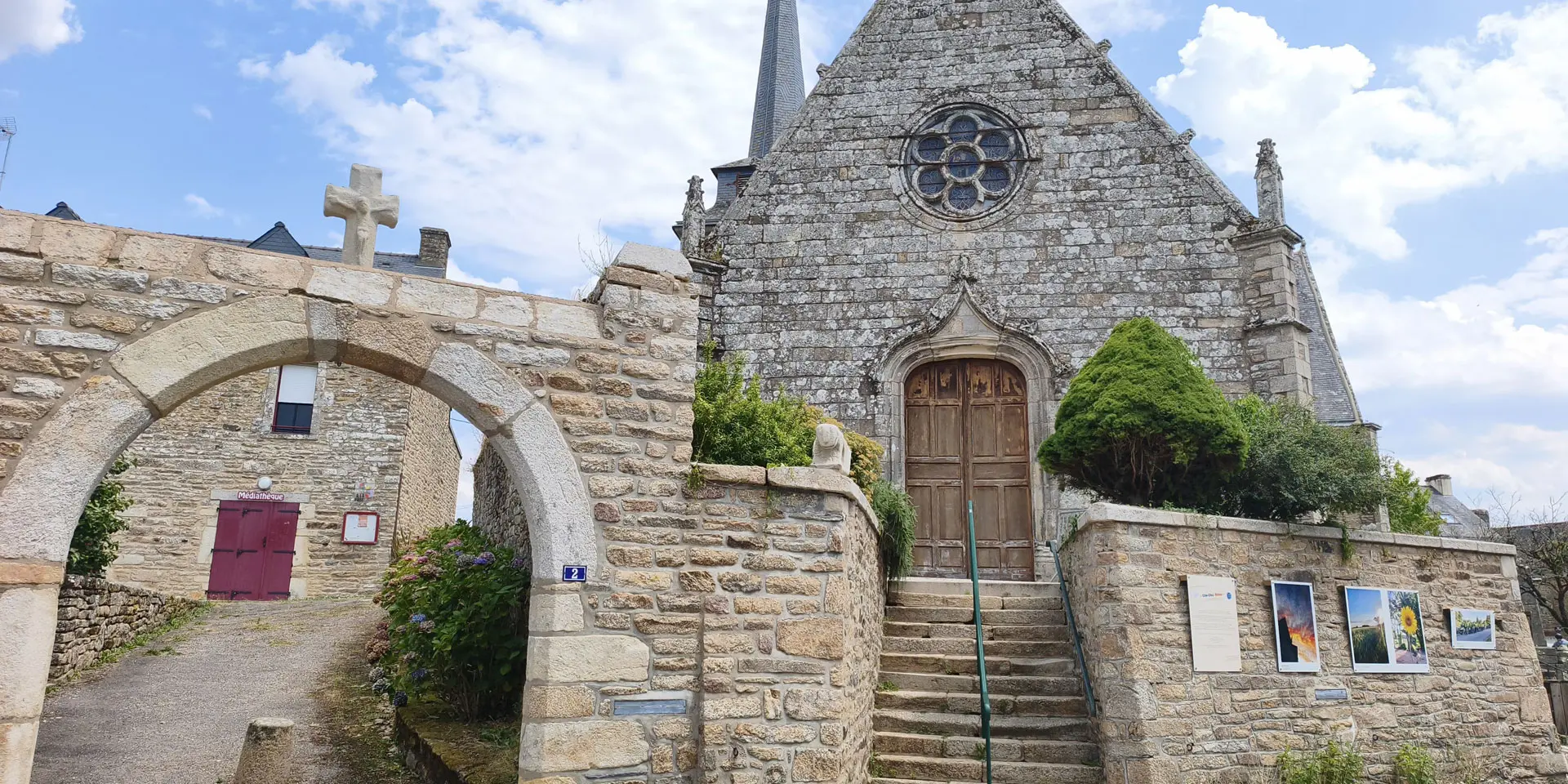 Eglise bourg de Molac