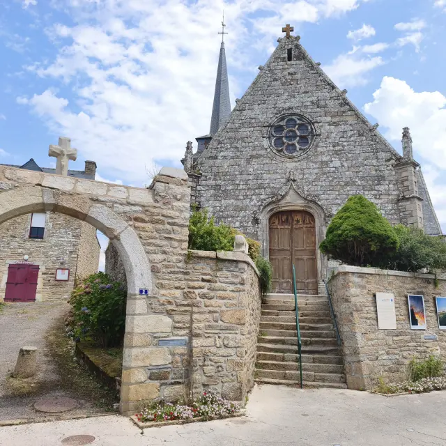 Eglise bourg de Molac